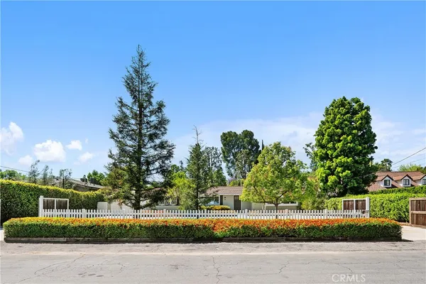 $2,075,000 | 5823 Lubao Avenue, Woodland Hills, CA 91367