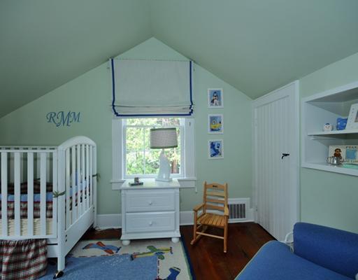 334 Hollow Tree Ridge Road Darien, CT 06820 - Photo 14 of 20 a room with furniture and window