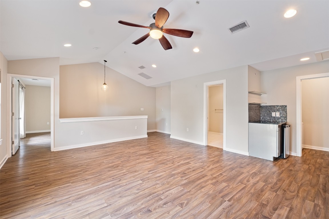 924 East 51st St Unit 115