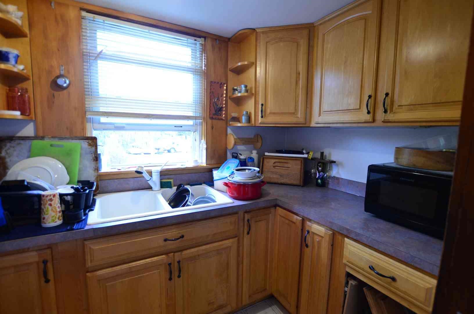 33 Munroe Street Franklin, NH 03235 - Photo 3 of 39