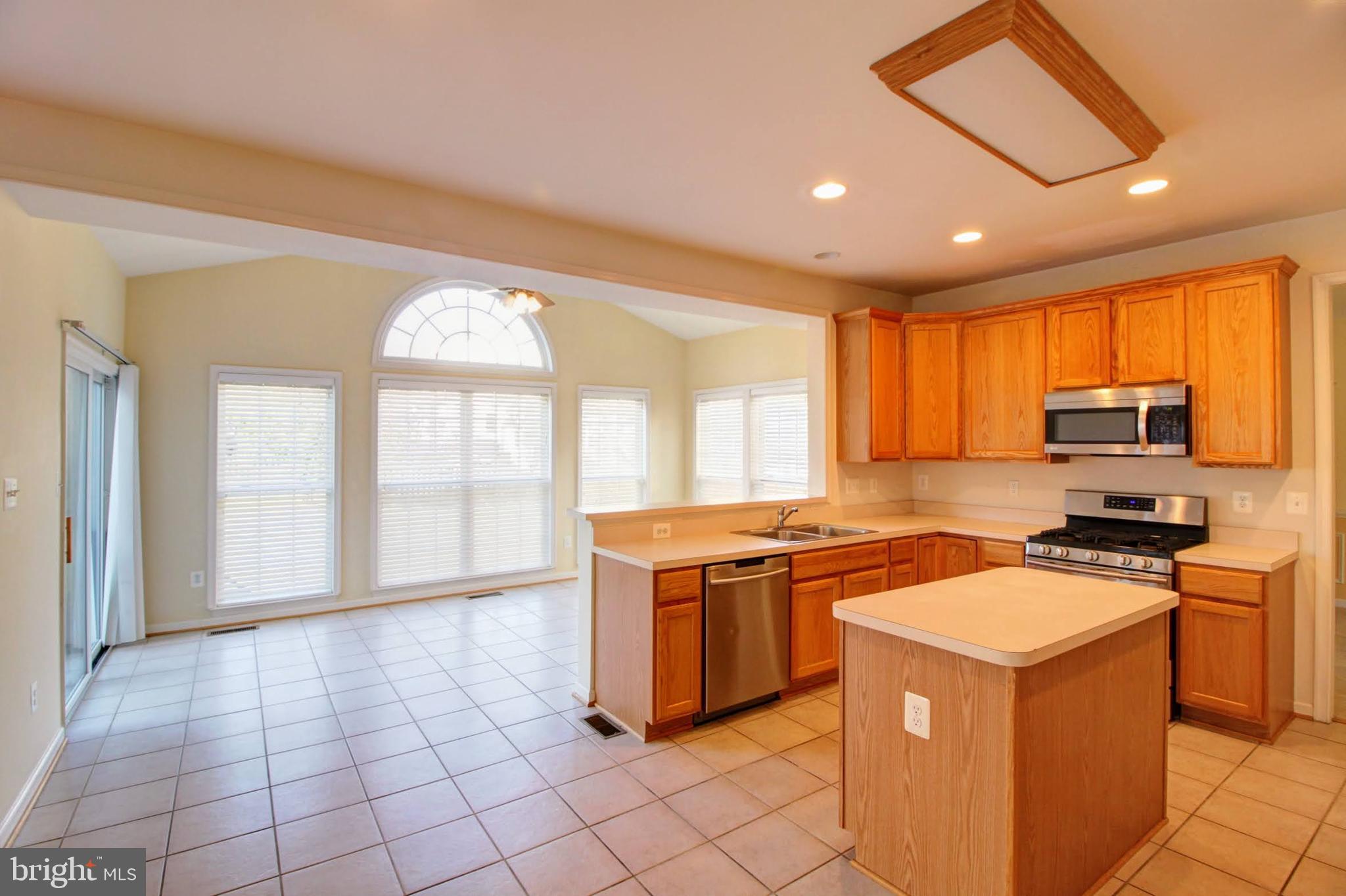 1828 Weybridge Road Frederick, MD 21702 - Photo 4 of 26