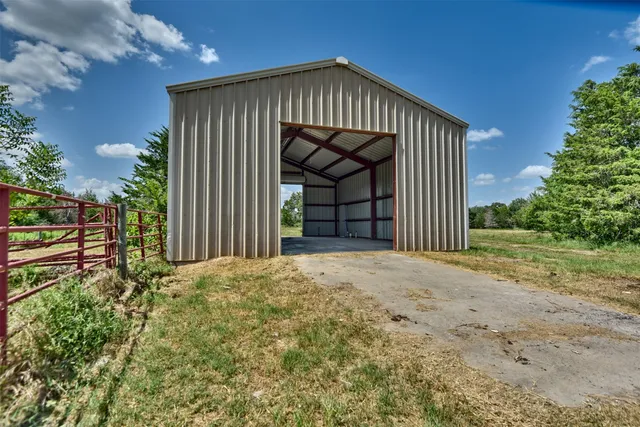$2,950,000 | 7157 Farm To Market Road 1697, Carmine, TX 78932