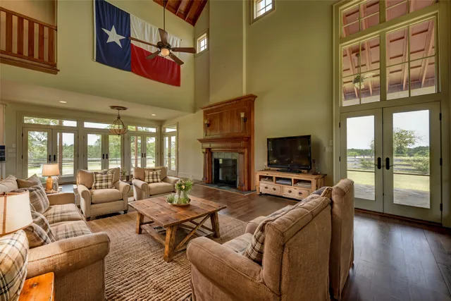 $2,950,000 | 7157 Farm To Market Road 1697, Carmine, TX 78932