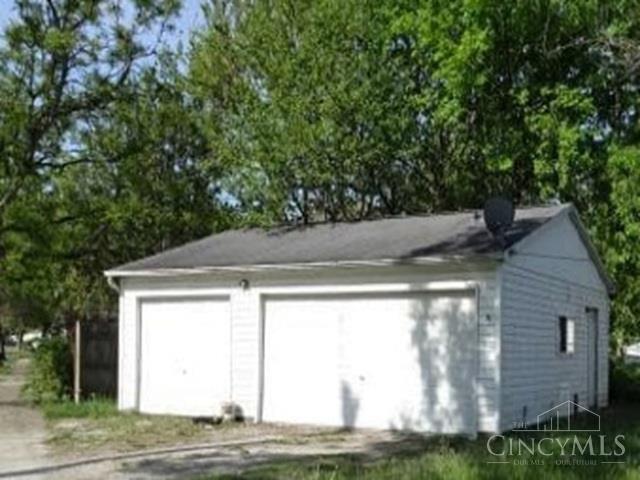 81 East Galbraith Road Cincinnati, OH 45216 - Photo 3 of 16