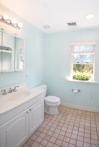 $39,000 | Undisclosed Address, Southampton, NY 11968