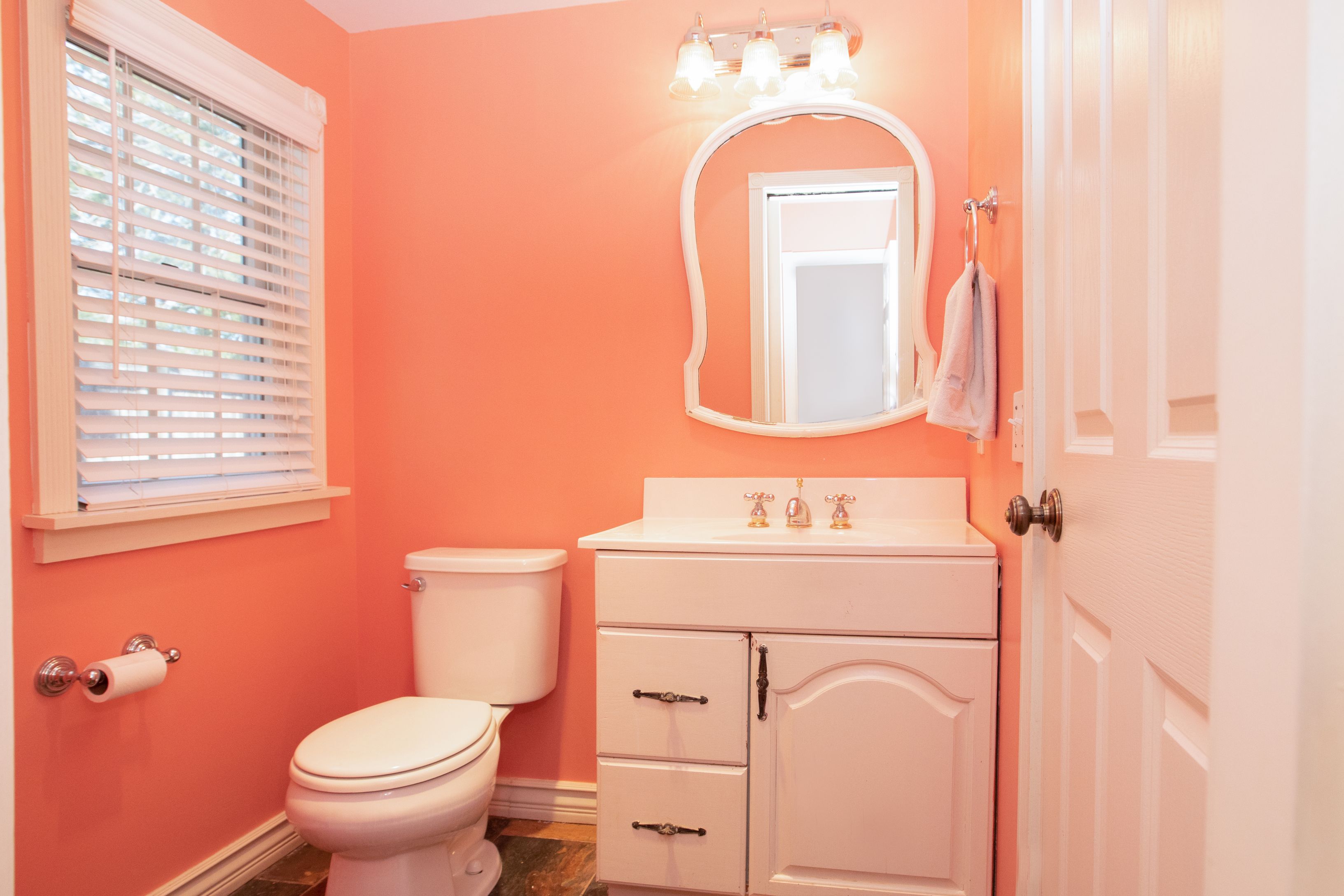 Undisclosed Address Southampton, NY 11968 - Photo 32 of 37