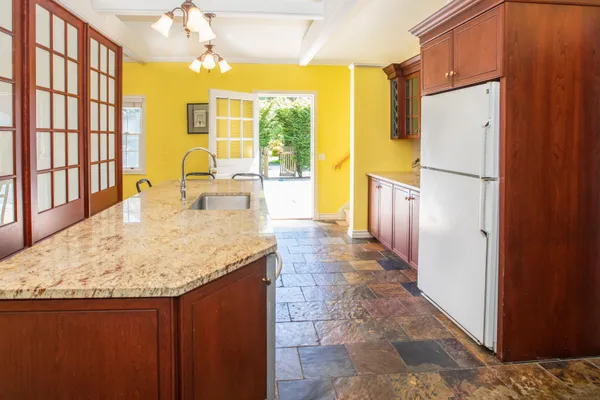 $39,000 | Undisclosed Address, Southampton, NY 11968