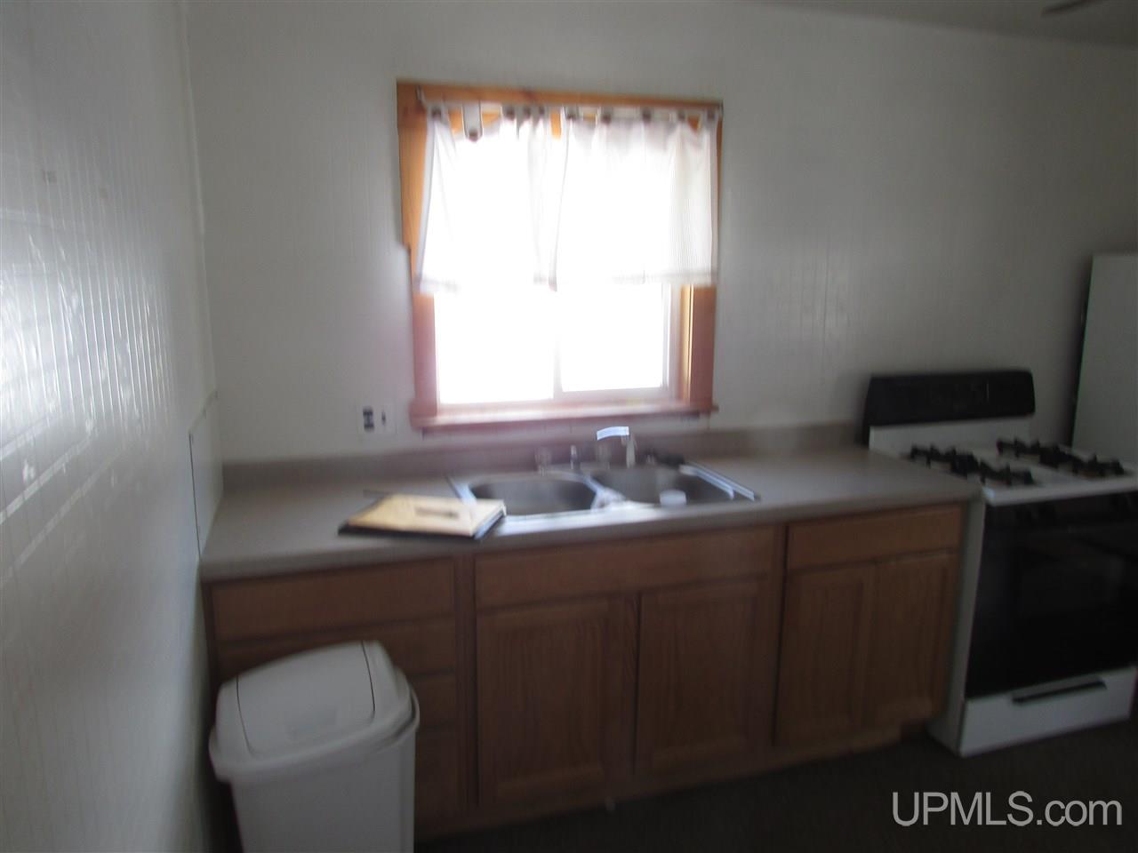 121 7th Street L'Anse, MI 49946 - Photo 3 of 12