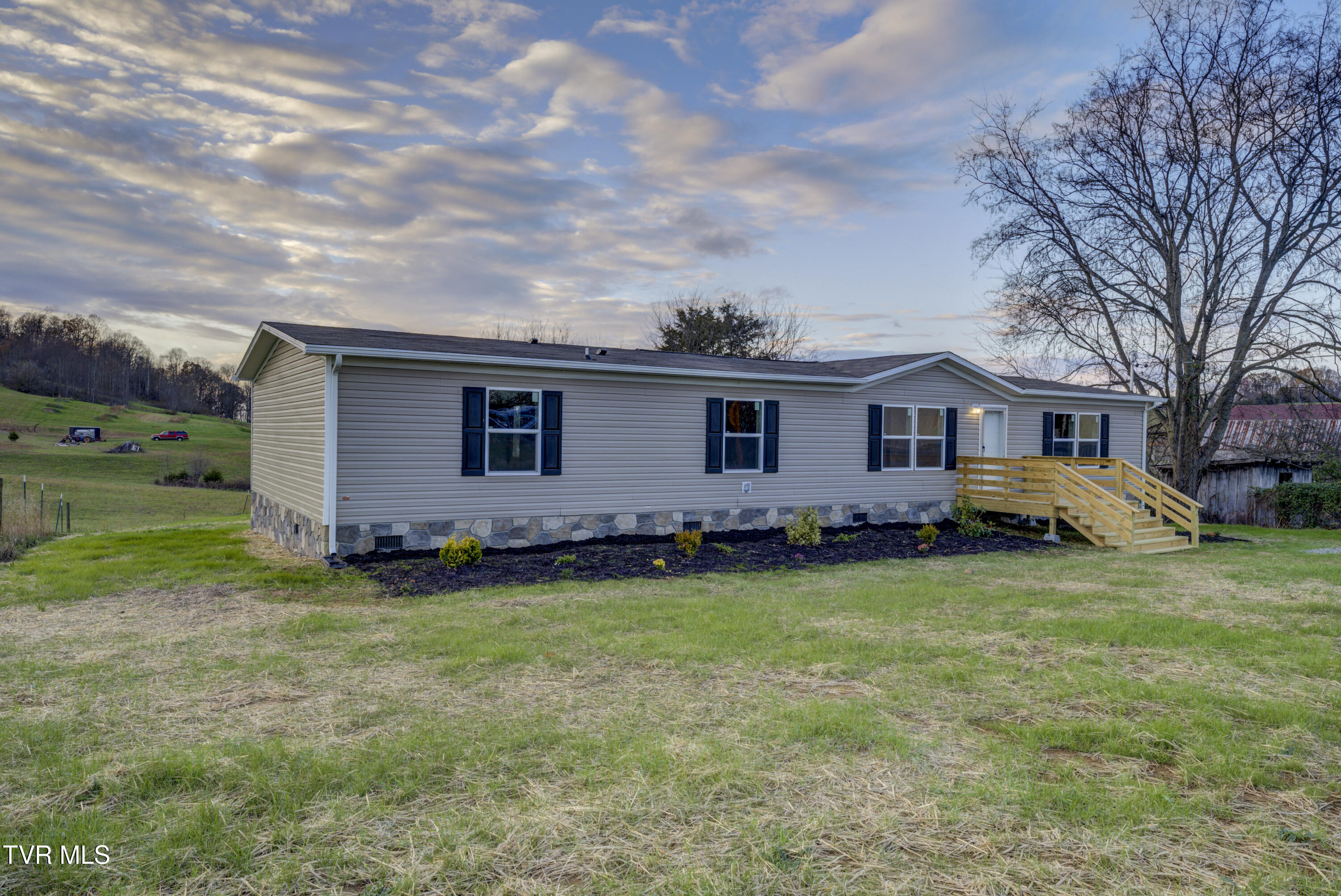 1060 Robertson Road Chuckey, TN 37641 - Photo 4 of 45 Robertson-3
