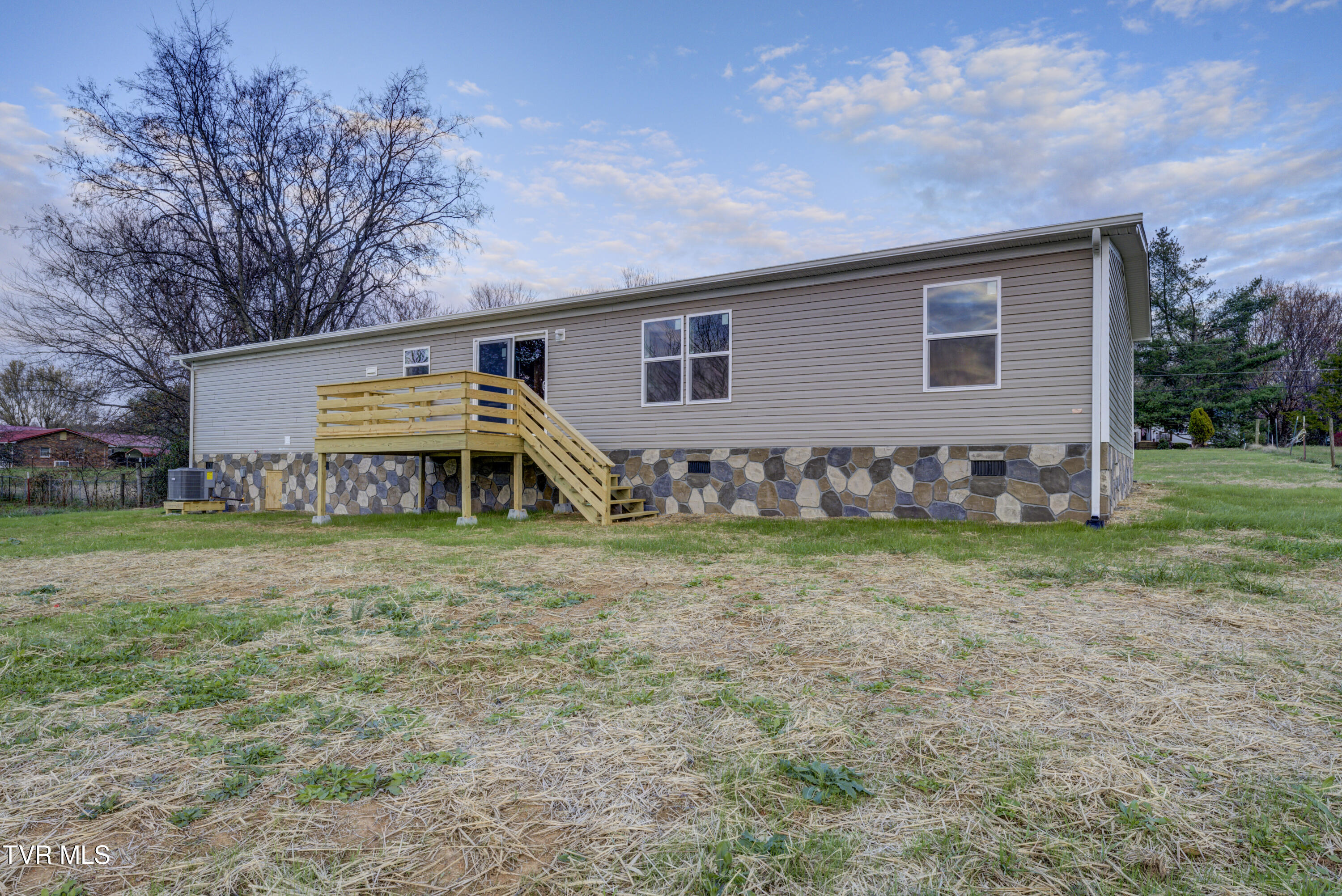 1060 Robertson Road Chuckey, TN 37641 - Photo 9 of 45 Robertson-8