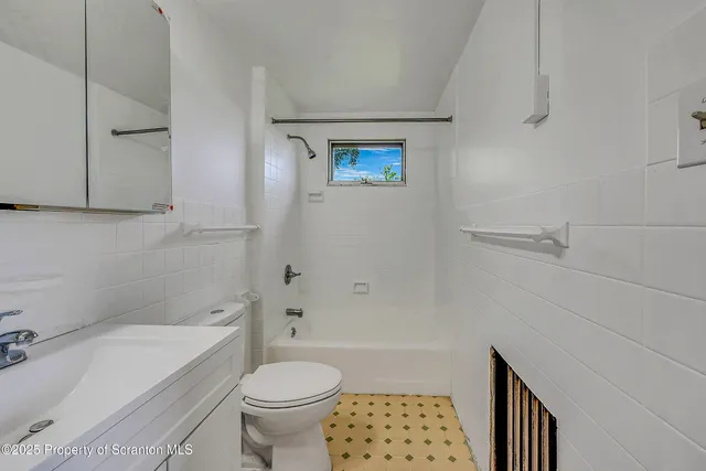 $208,000 | 826 Moltke Avenue, Scranton, PA 18505