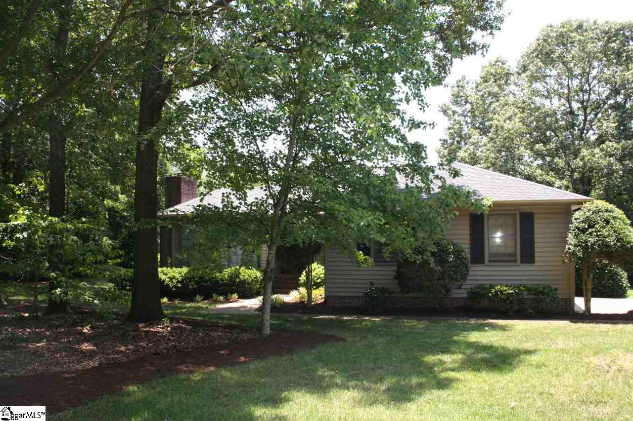 8 Red Oak Road Greenville, SC 29615 - Photo 1 of 17 Gallery Image 1
