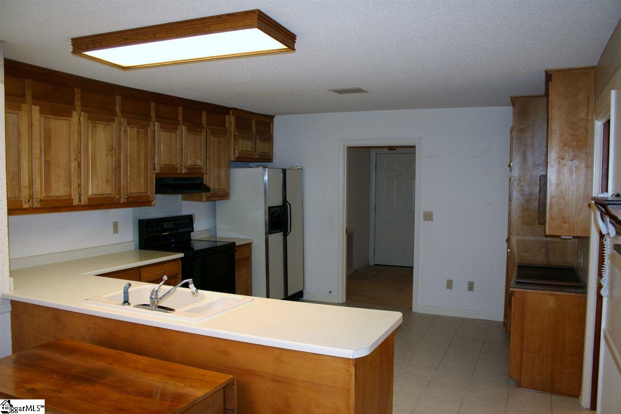8 Red Oak Road Greenville, SC 29615 - Photo 5 of 17 Gallery Image 5