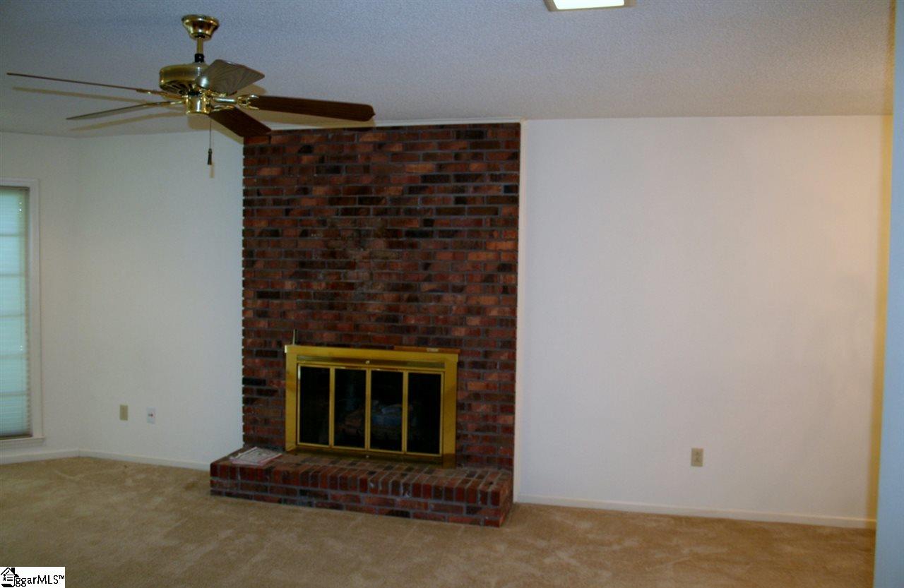 8 Red Oak Road Greenville, SC 29615 - Photo 9 of 17 Gallery Image 9