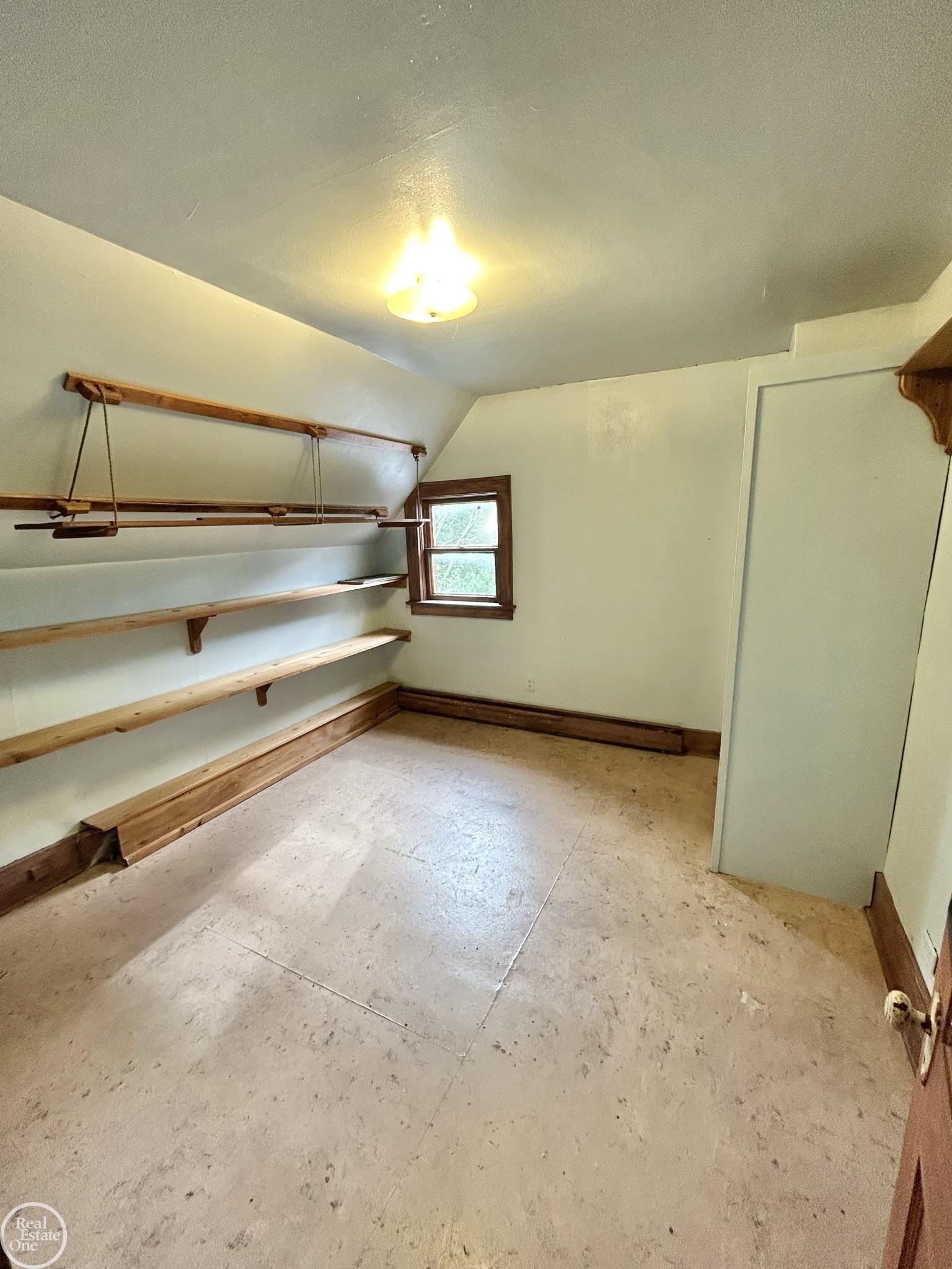 1839 Riverside Drive Port Huron, MI 48060 - Photo 22 of 31 50135537-A965E757-F511-4192-8D64-1B29C89C0406.JPG