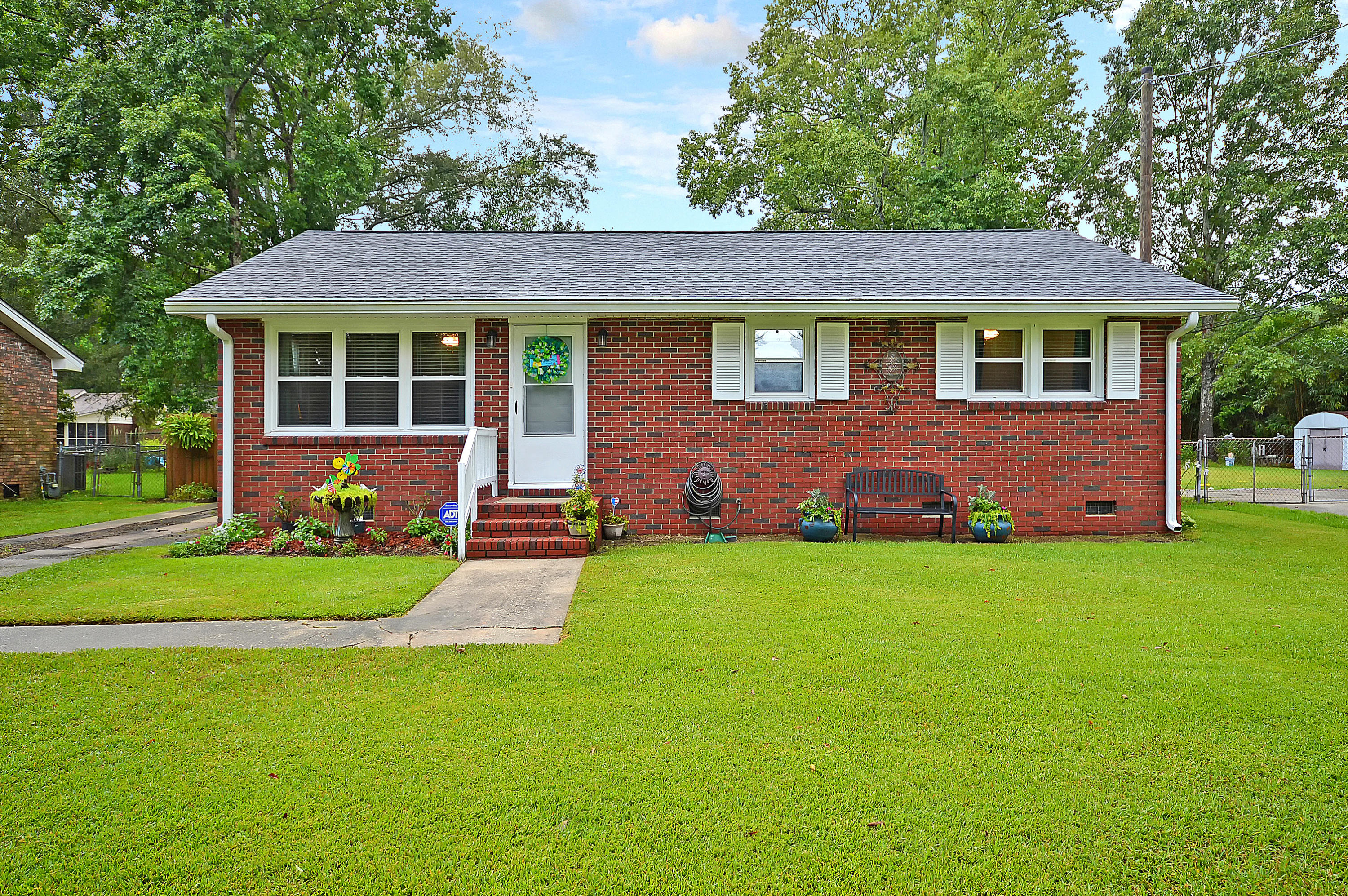 121 Englewood Road Goose Creek, SC 29445 - Photo 1 of 27 CREM_121 Englewood_026