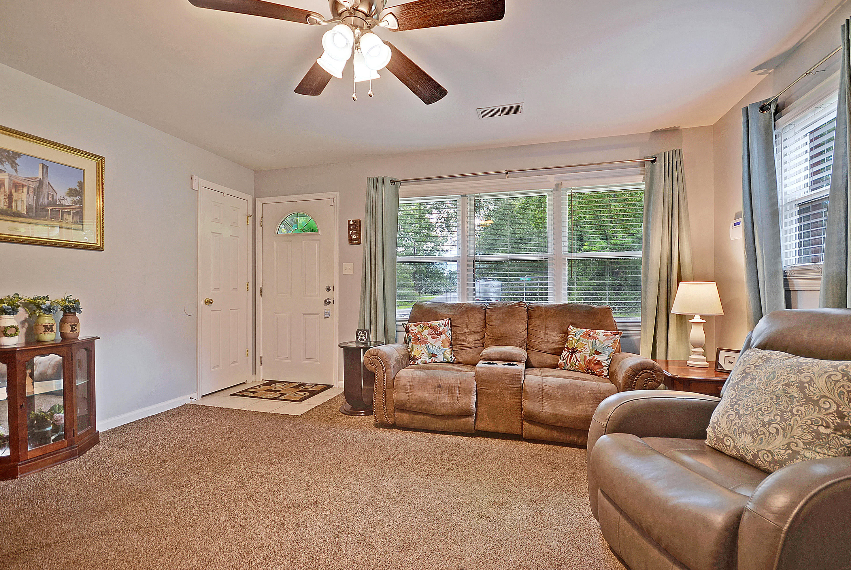 121 Englewood Road Goose Creek, SC 29445 - Photo 6 of 27 CREM_121 Englewood_010