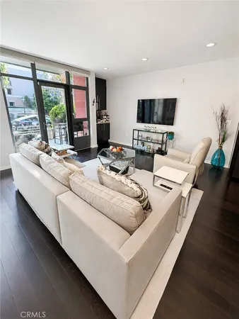 $5,800 | 13045 Pacific Promenade, Unit 106, Playa Vista, CA 90094