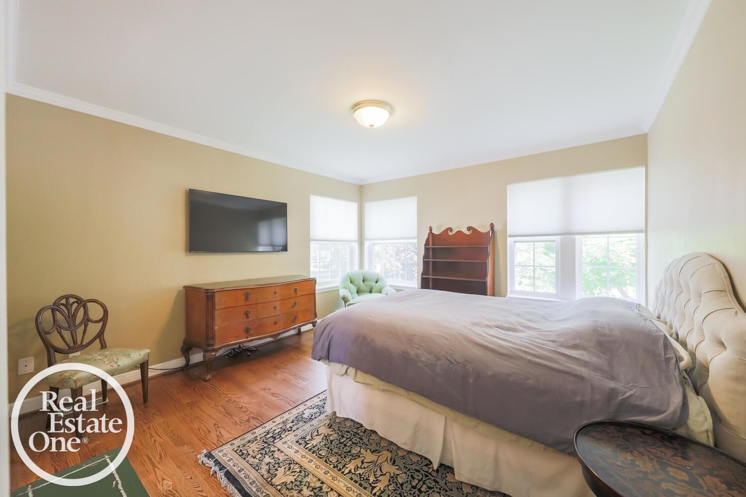 361 Neff Road Grosse Pointe, MI 48230 - Photo 13 of 21 50158037-E48A377F-9E77-432E-85A3-2E26EC8157E7.JPG