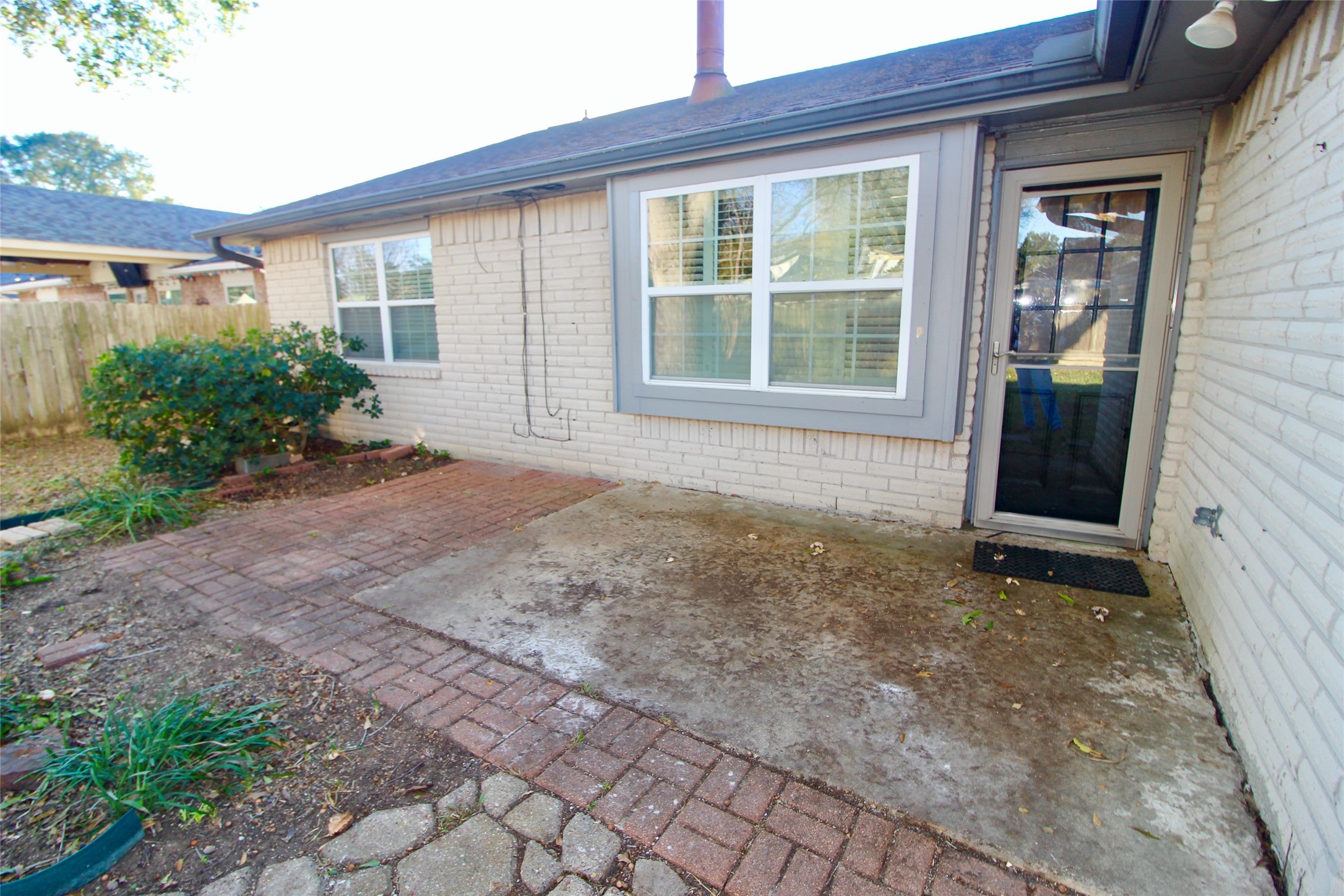 16731 Rippling Mill Drive Sugar Land, TX 77498 - Photo 11 of 15 Back patio area