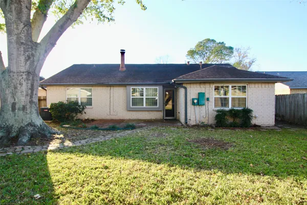 $1,800 | 16731 Rippling Mill Drive, Sugar Land, TX 77498