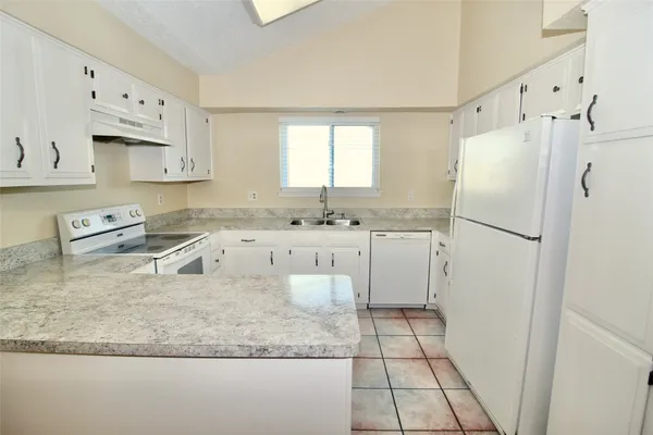 $1,800 | 16731 Rippling Mill Drive, Sugar Land, TX 77498