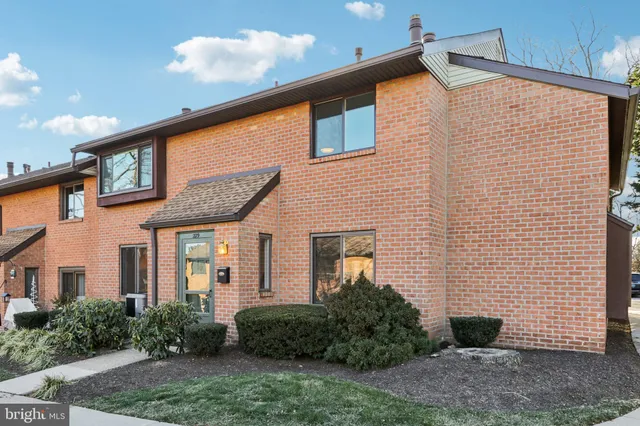 $425,000 | 700 Ardmore Avenue, Unit 229, Ardmore, PA 19003