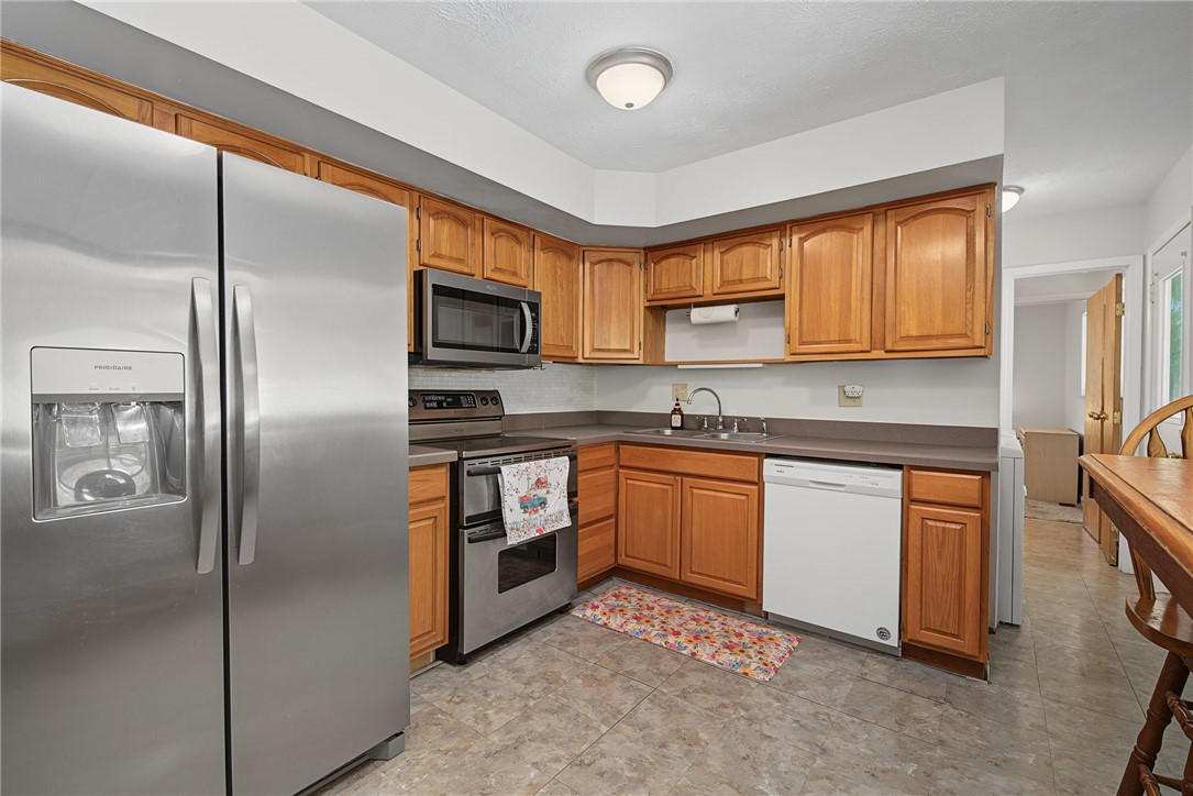 7481 Mohawk Trail Road Dayton, OH 45459 - Photo 10 of 37