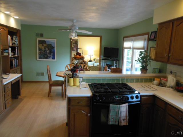 1077 Hawthorn Road Allentown, PA 18103 - Photo 5 of 27 Gallery Image 5
