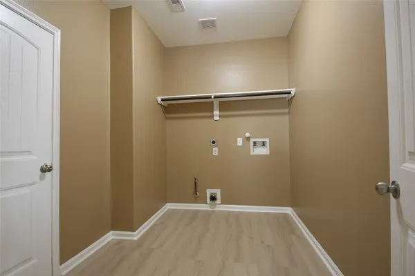 $2,500 | 7852 Galleon Field Lane, Cypress, TX 77433