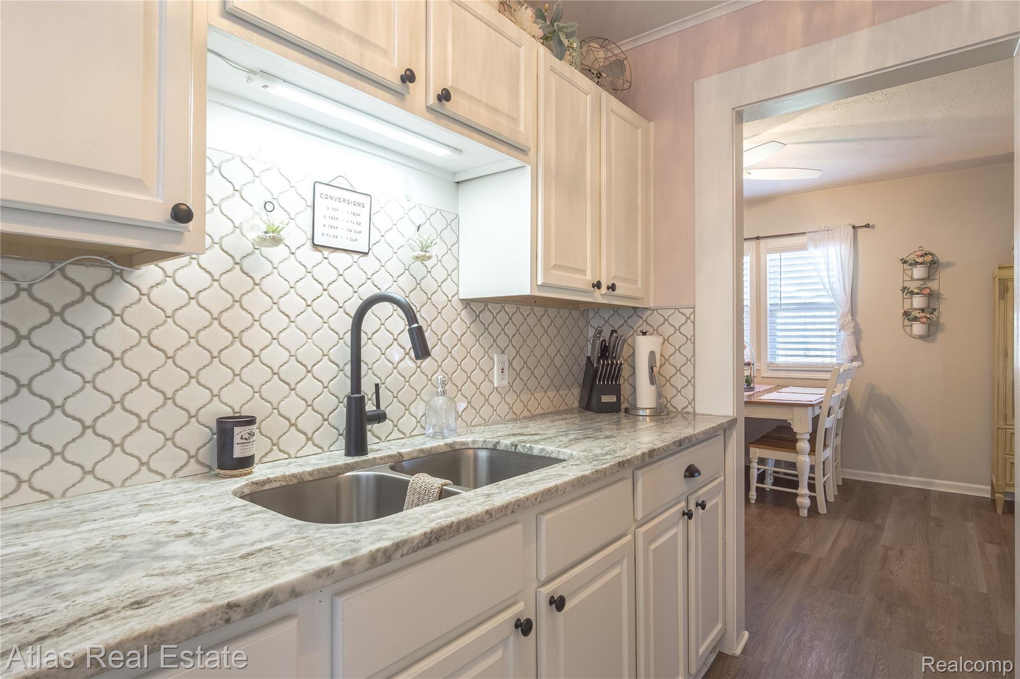 9053 Perry Road Atlas, MI 48411 - Photo 26 of 41 Interiors (15 of 32).jpg
