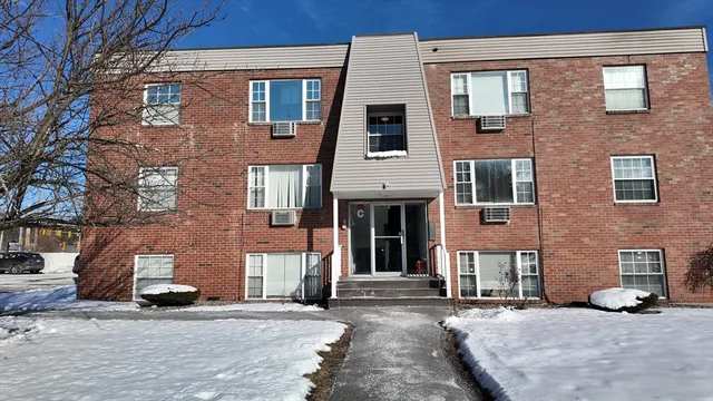 $284,900 | 99 Cluff Crossing Road, Unit E9, Salem, NH 03079