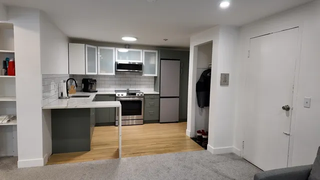 $284,900 | 99 Cluff Crossing Road, Unit E9, Salem, NH 03079