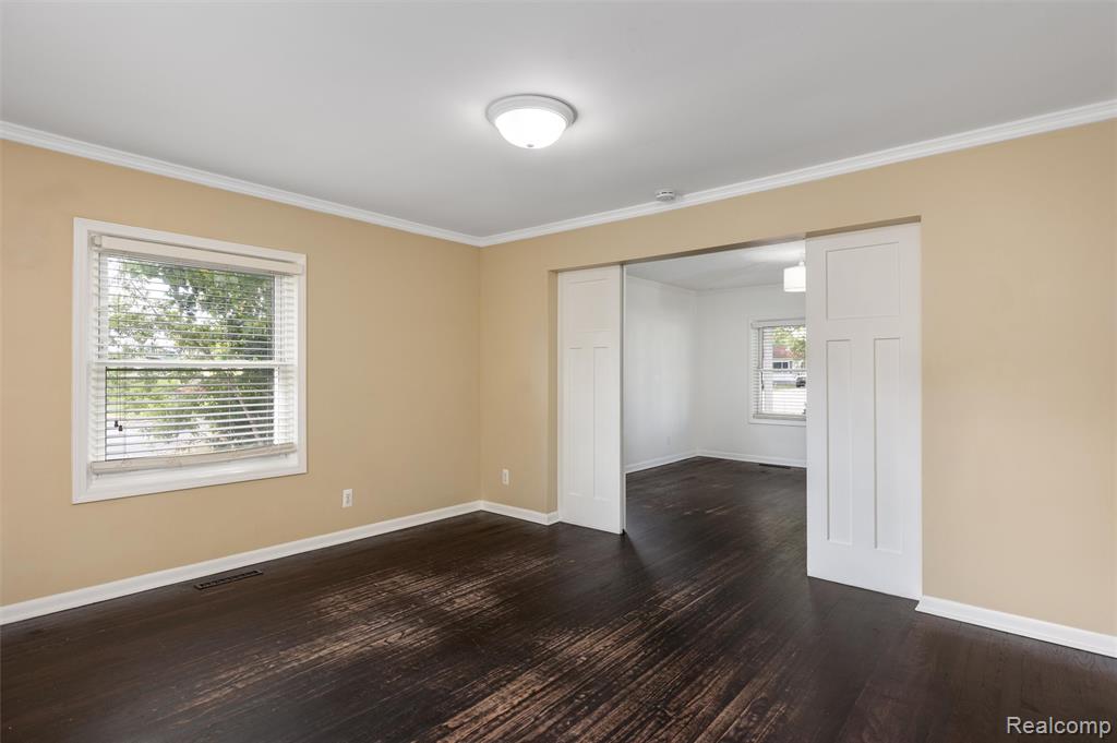 4465 South Center Road Burton, MI 48519 - Photo 12 of 24 Gallery Image 12