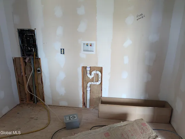 $259,900 | 377 Zarcarco Road, Amsterdam, NY 12010