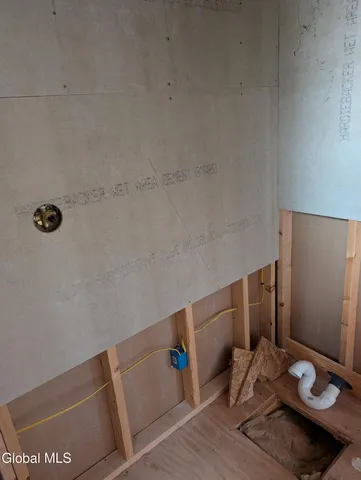 $259,900 | 377 Zarcarco Road, Amsterdam, NY 12010