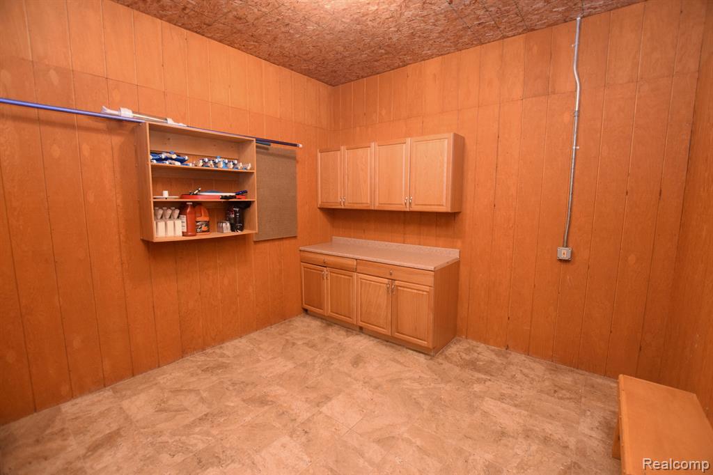 1417 West Reid Road Flint, MI 48507 - Photo 33 of 39