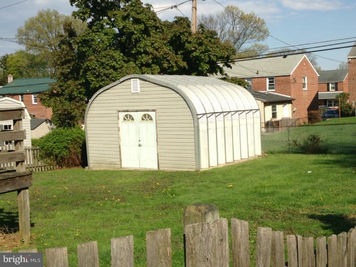 17 Hawthorne Road Broomall, PA 19008 - Photo 15 of 17 Back Yard