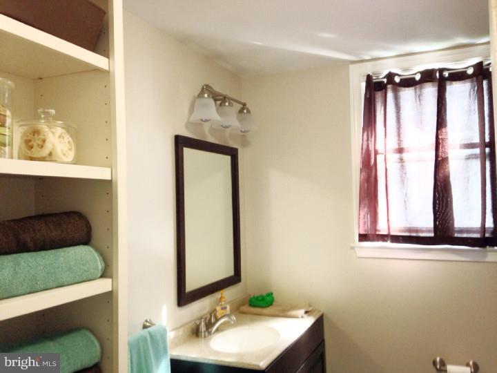 17 Hawthorne Road Broomall, PA 19008 - Photo 8 of 17 Bathroom