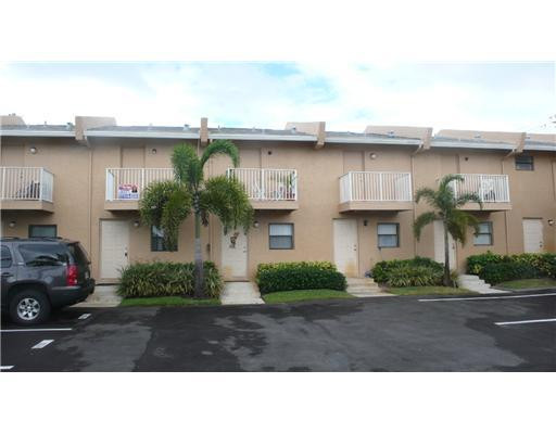 4145 Northeast 21st Terrace, Unit 4145 Lighthouse Point, FL 33064 - Photo 2 of 4 Exterior Front