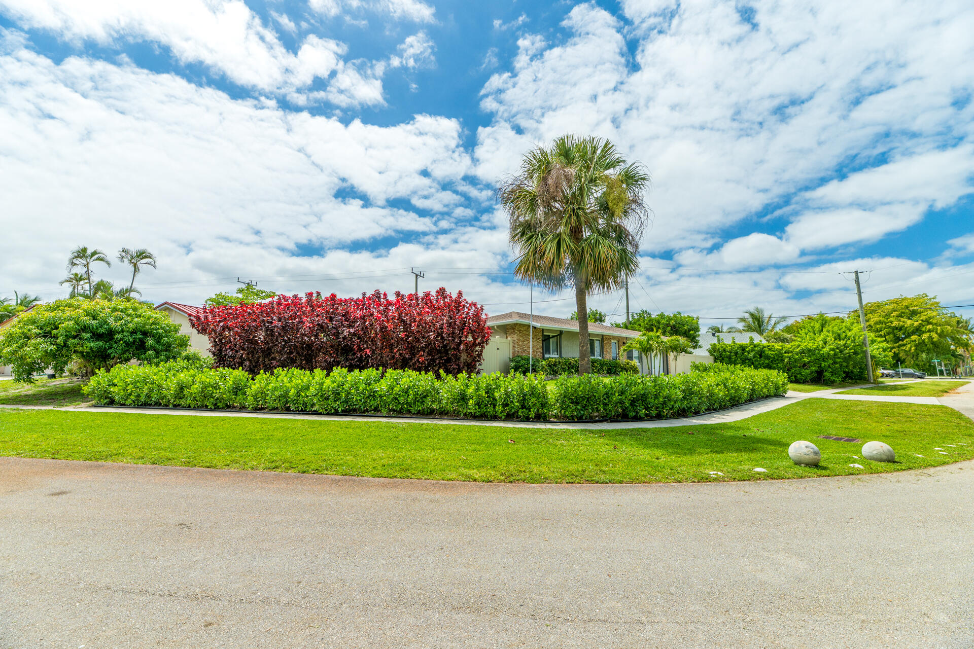 8099 Santa Fe Trail Boca Raton, FL 33487 - Photo 5 of 72 20260415 - 8099 Santa Fe Trail - MR-5