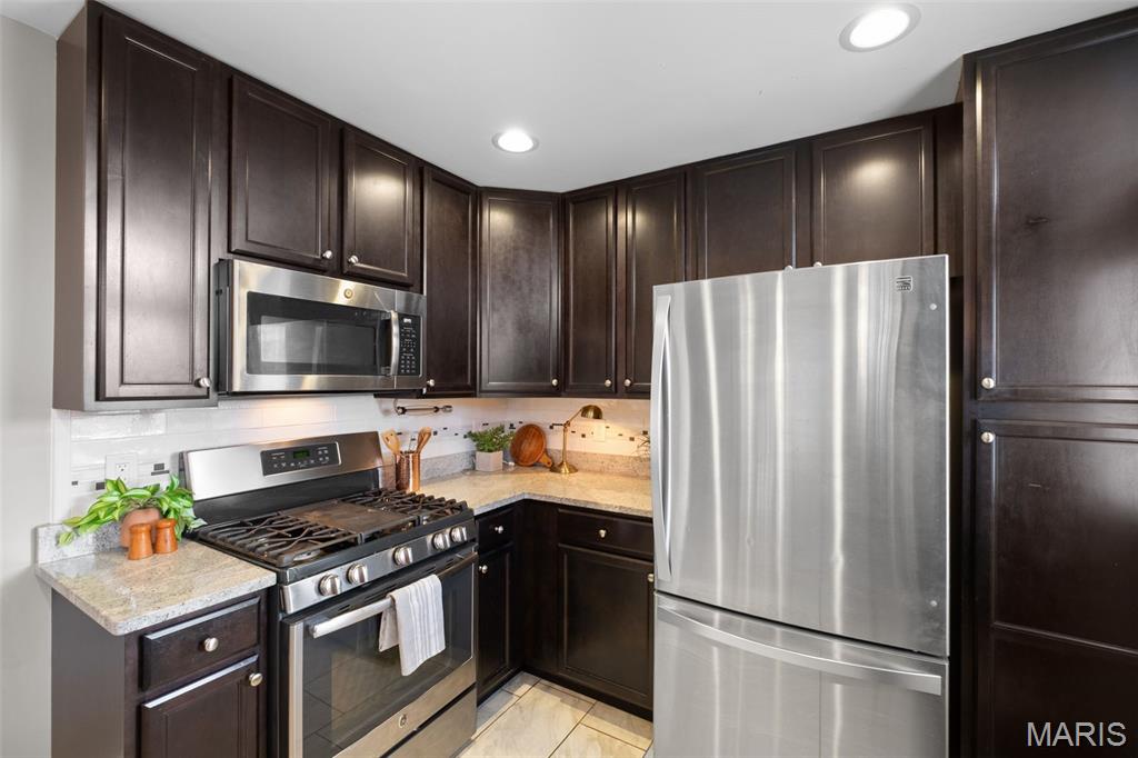 6546 Arsenal Street St. Louis, MO 63139 - Photo 11 of 37