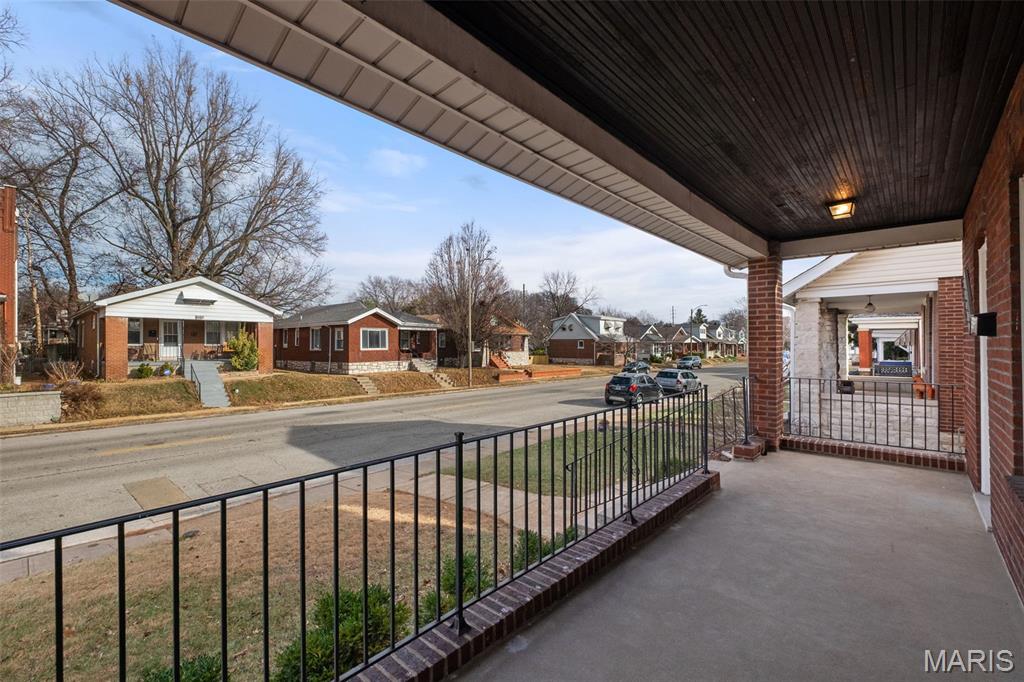 6546 Arsenal Street St. Louis, MO 63139 - Photo 3 of 37