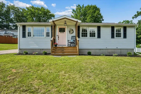 $529,900 | 4 Sprucewood Avenue, Nashua, NH 03062
