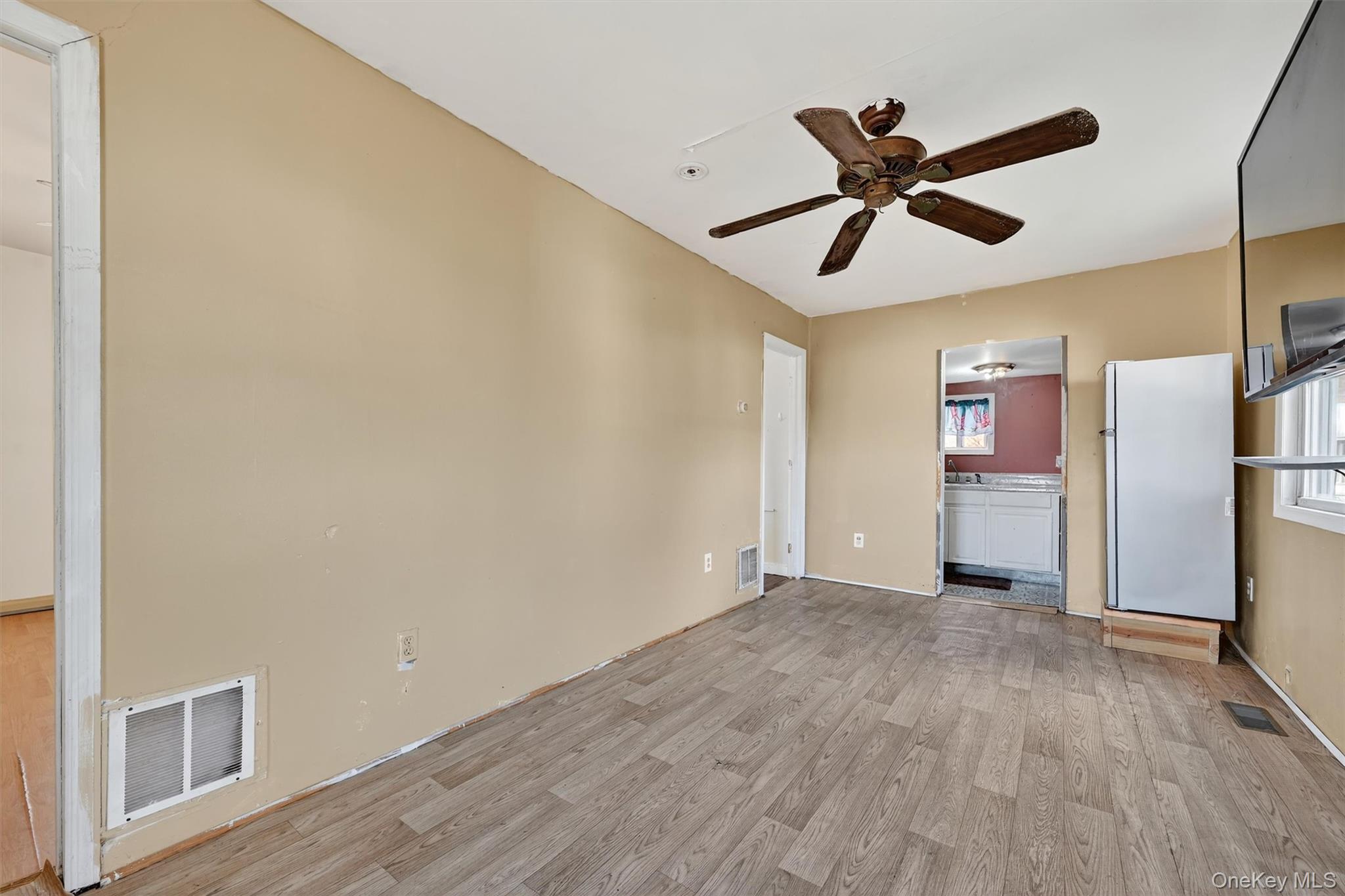 1187 Burlingham Road Pine Bush, NY 12566 - Photo 5 of 20