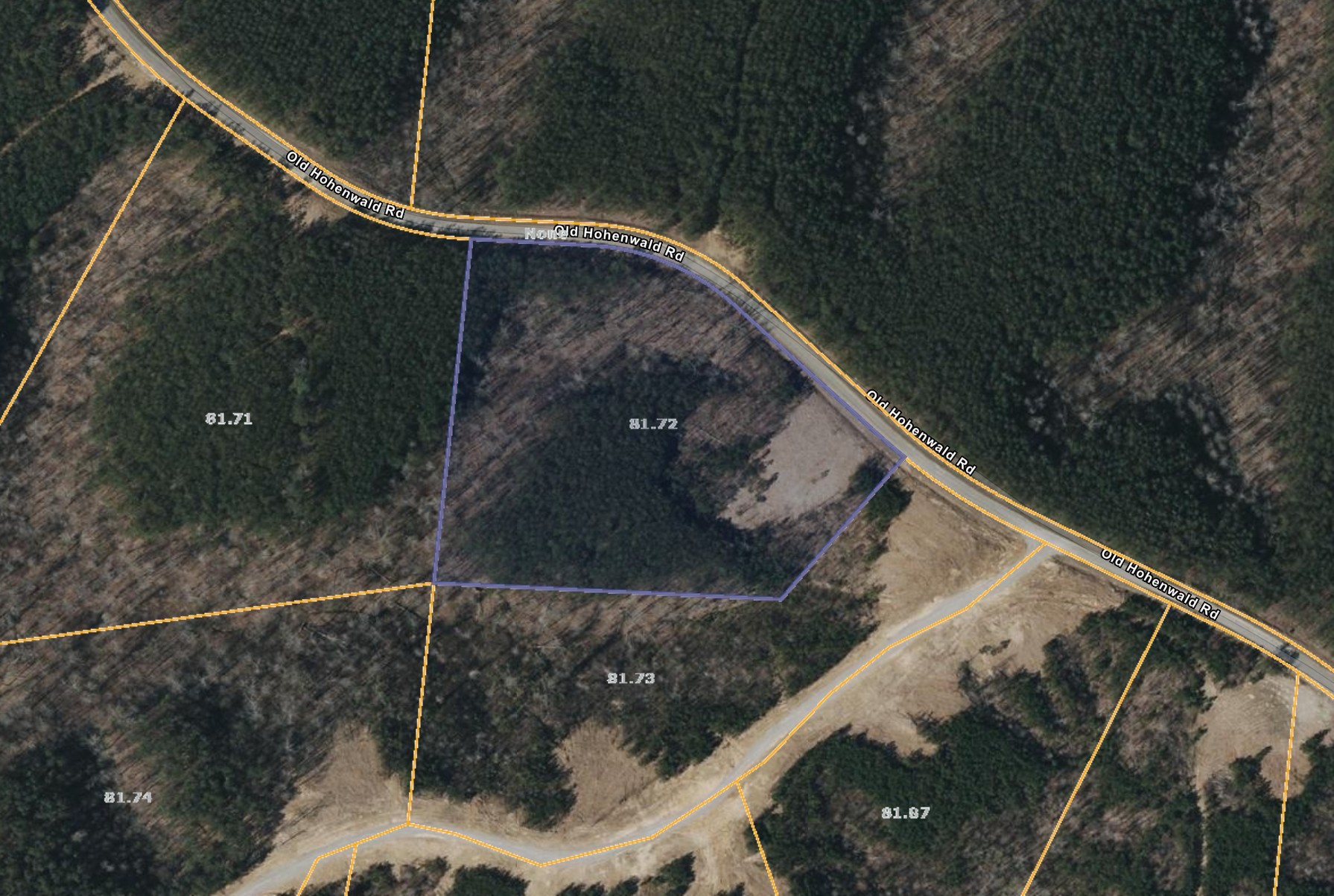 7696 Old Hohenwald Road Linden, TN 37096 - Photo 1 of 16 a close view of tub