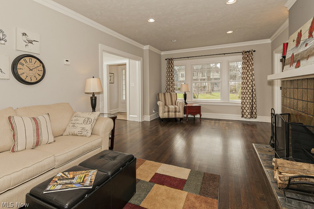 2871 Huntington Road Cleveland, OH 44120 - Photo 5 of 25