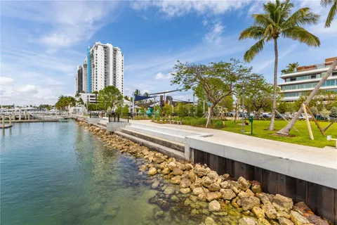 $795,000 | 1800 Sunset Harbour Drive, Unit 2105, Miami Beach, FL 33139