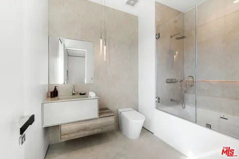 $23,500,000 | 8116 Laurel View Drive, Los Angeles, CA 90069
