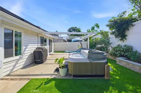 $1,098,000 | 22552 Taranto, Laguna Hills, CA 92653